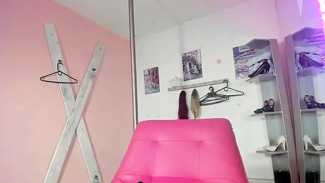 CAMILA--REY live cam on StripChat