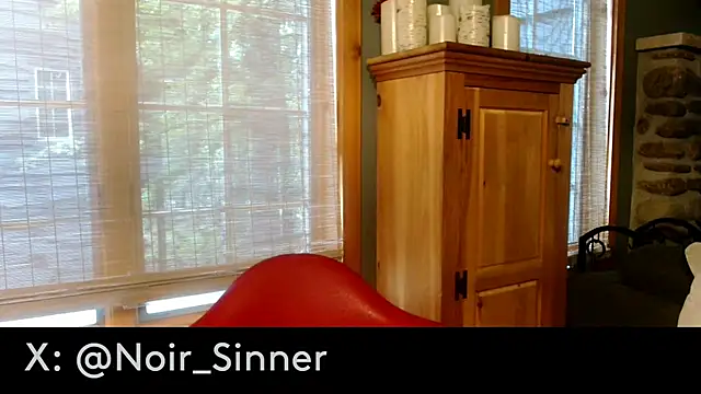 sinnernoir live cam on StripChat