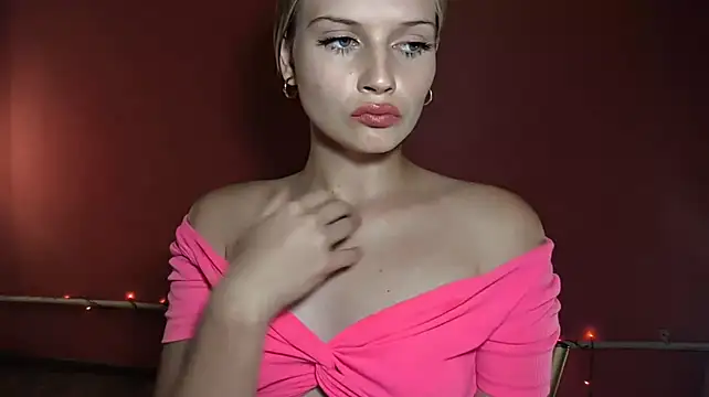 LavelleHolbrook live cam on StripChat