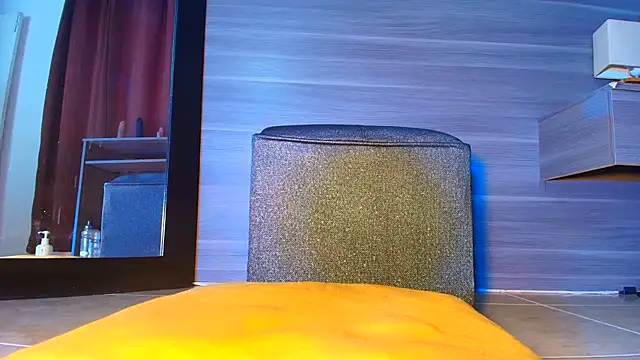 Mila_cams1_ live cam
