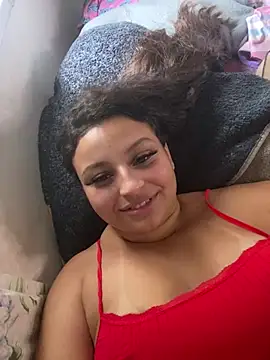 julia_moreira live cam on StripChat