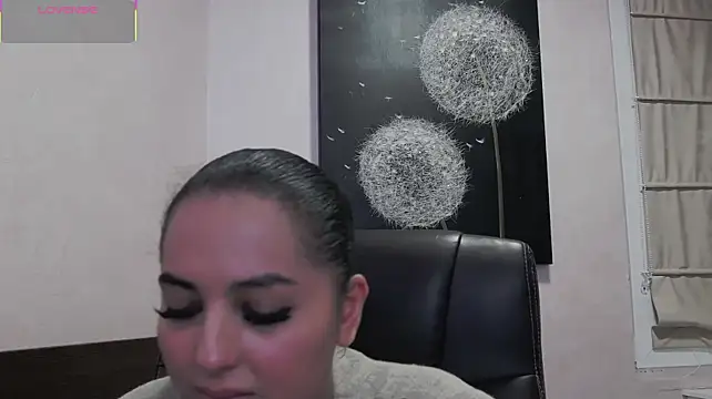 BustyAllyy live cam on StripChat