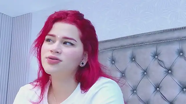 CherryTayloor live cam on StripChat