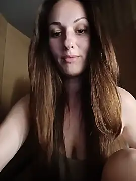 LunaCrystall live cam on StripChat