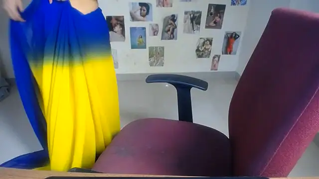 sweety_gaur live cam on StripChat