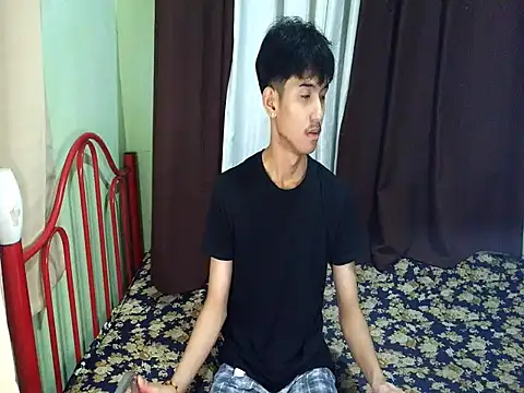 hardfucker_charles (M twink) - MAKE ME CUM AND EAT/SWALLOW