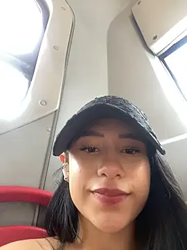 Nevaee- live cam on StripChat