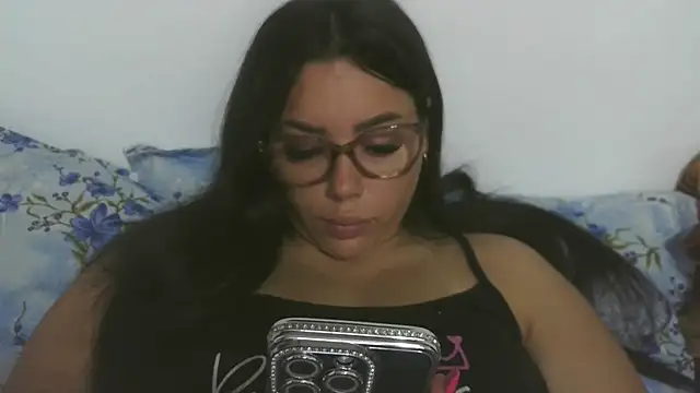 LovelyJulliette live cam on StripChat