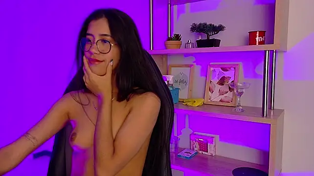 EmmiShery live cam on StripChat