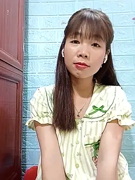 AmyLinee01 live cam on StripChat