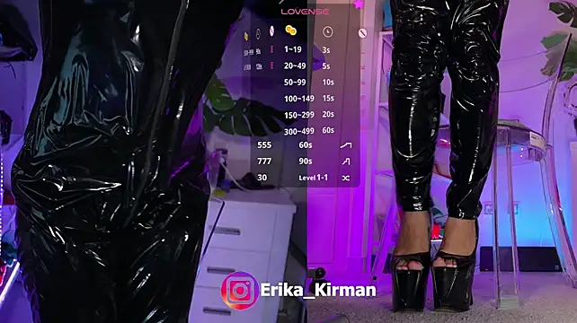 Erika_Kirman live cam on StripChat