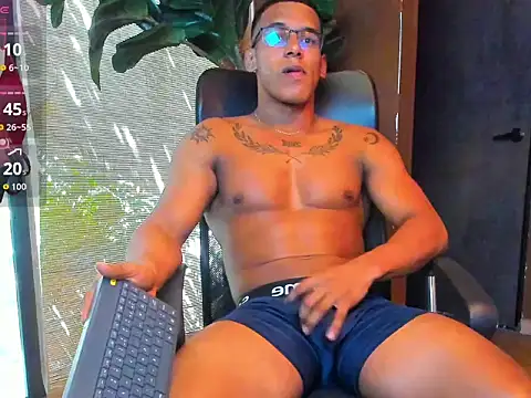 NicolasStonee