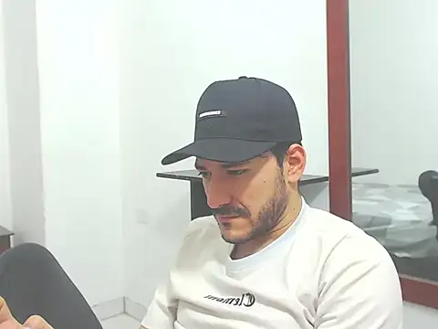 mateoothh live cam on StripChat