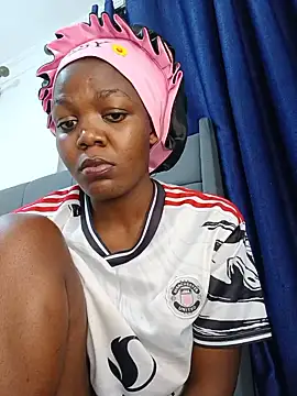 Black_prettty live cam on StripChat