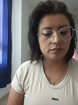 Amylaaa_ live cam on StripChat