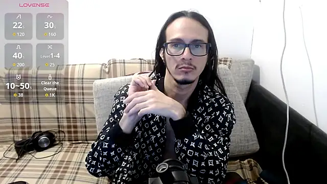 cholitohermoso live cam on StripChat