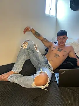 Christopher_strongg live cam