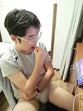 charliez0088 (M young) - 脱掉衣服
