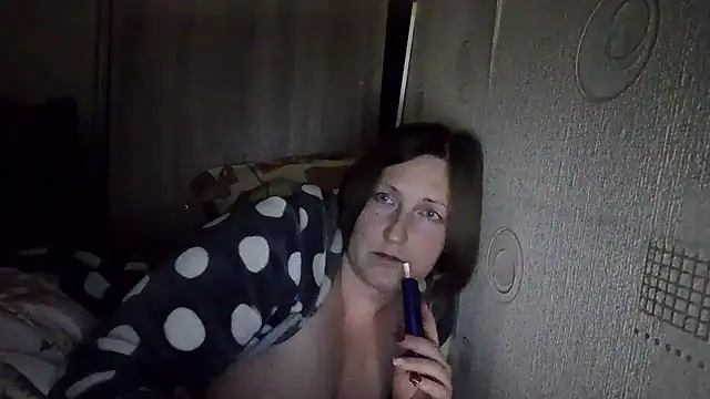AllaSowinskaya live cam on StripChat