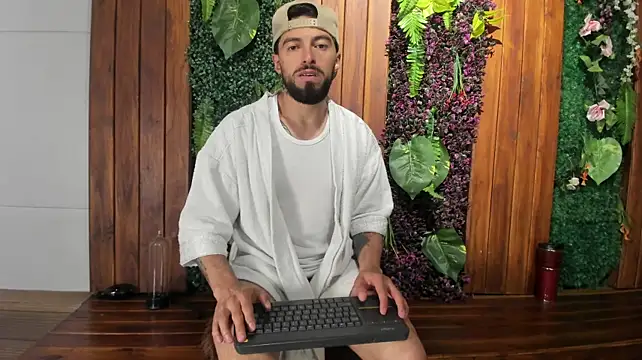Liam_ashford live cam on StripChat