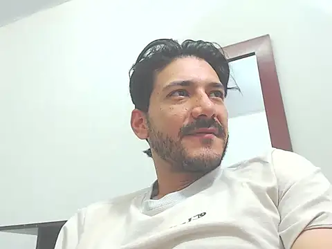 mateoothh live cam on StripChat
