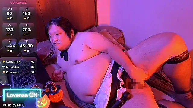 ChubbyBEAR039 live cam on StripChat