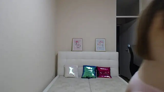 AnnaSweet18 live sex cam