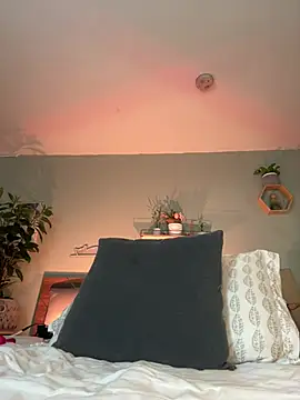 YariRose live cam on StripChat