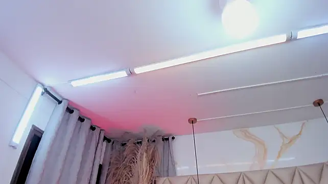 Ibbie_drastic live cam on Stripchat