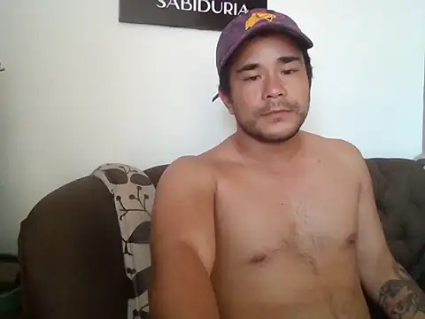 LevelUpL0ver live cam on StripChat