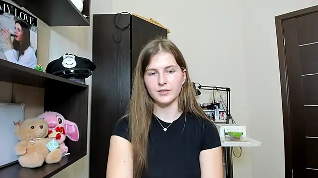 ohmyalice (F teen) - a little red secret❤️