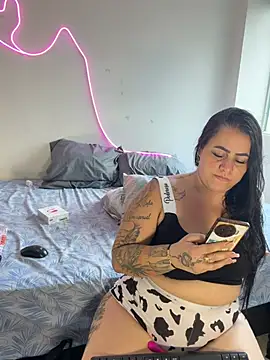 cristal_ruose live cam on StripChat