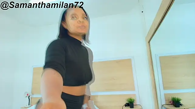 SamanthaMilann live cam on StripChat