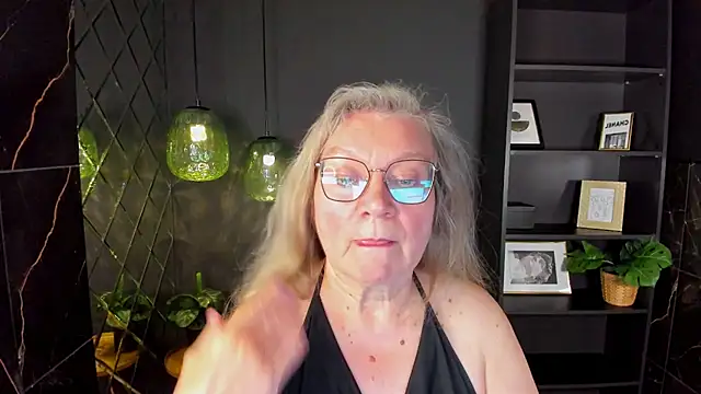 NataliMellow live cam on StripChat