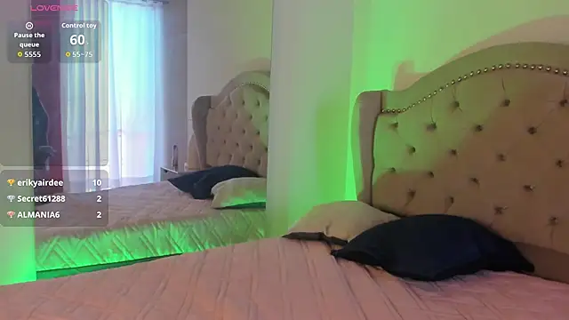 JadeBellee live cam on StripChat