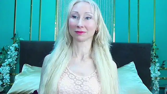 KissDreamm live cam on StripChat