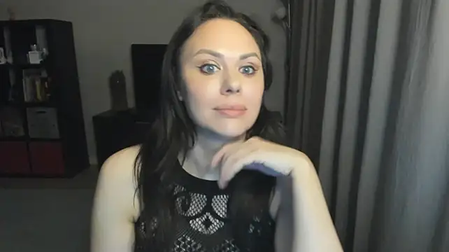 MollyCheiz live cam on StripChat