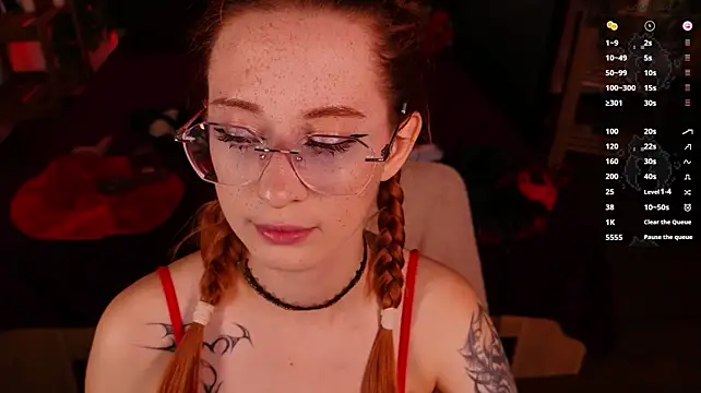WICKEDEMBER live cam on StripChat