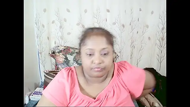 Indiantasha live cam on StripChat