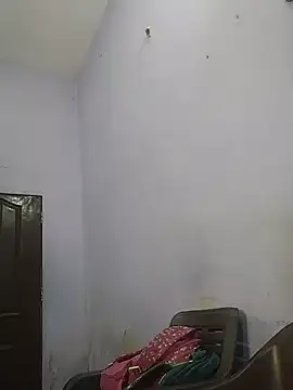 indiandesilive live cam on StripChat
