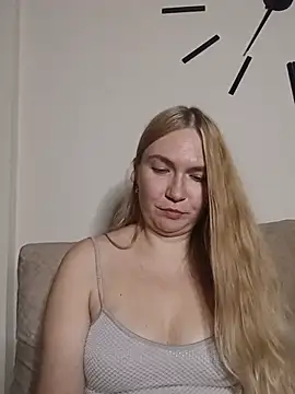 KisaVixen live cam on StripChat