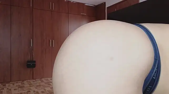 tatiana_big_ass_boobs live cam on StripChat