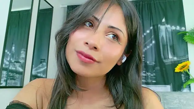 Jade_Zephyra live cam on StripChat