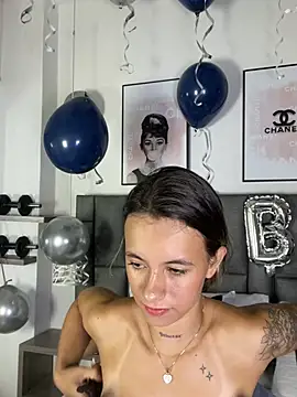 JuliaColemann live cam on StripChat