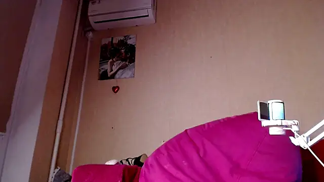 GloriaUpperLove live cam