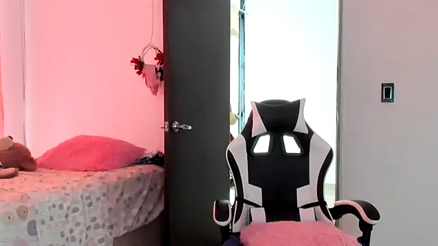__Emma__11__Lecat_ live cam on StripChat