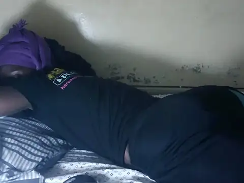 cute-shamza live cam on StripChat