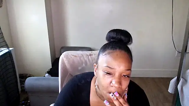 mzpretty444 (F milf) - SMOKE F & VIBE 