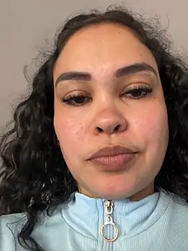 FOX_LATINA live sex cam