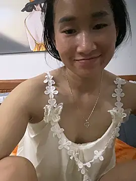 siorin_24 live cam on StripChat